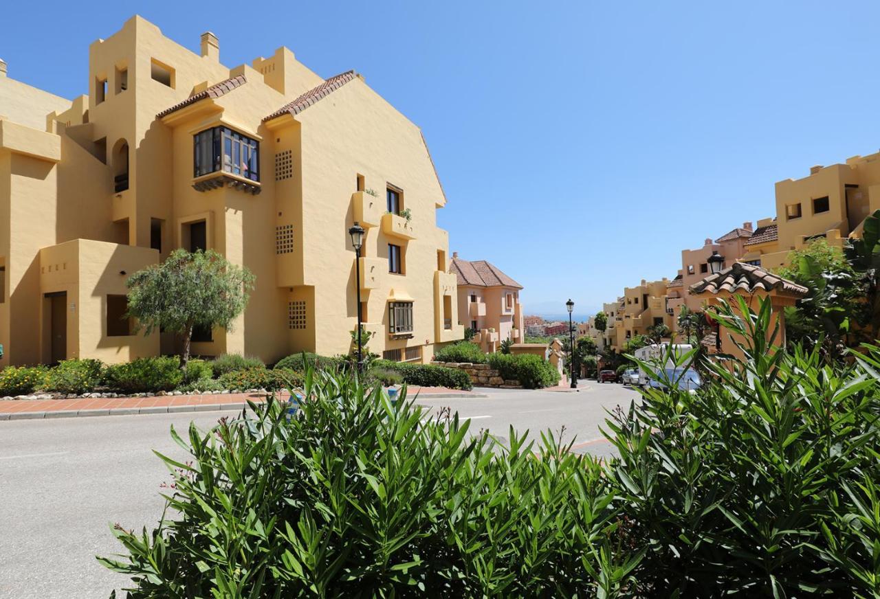 Duquesa Village Apartment - 2 Bed/2 Bath Apartment With Panoramic Sea Views Manilva Esterno foto