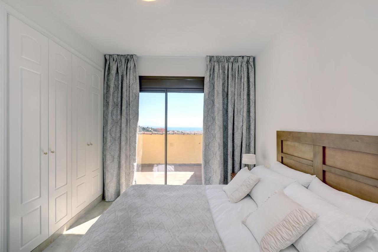 Duquesa Village Apartment - 2 Bed/2 Bath Apartment With Panoramic Sea Views Manilva Esterno foto