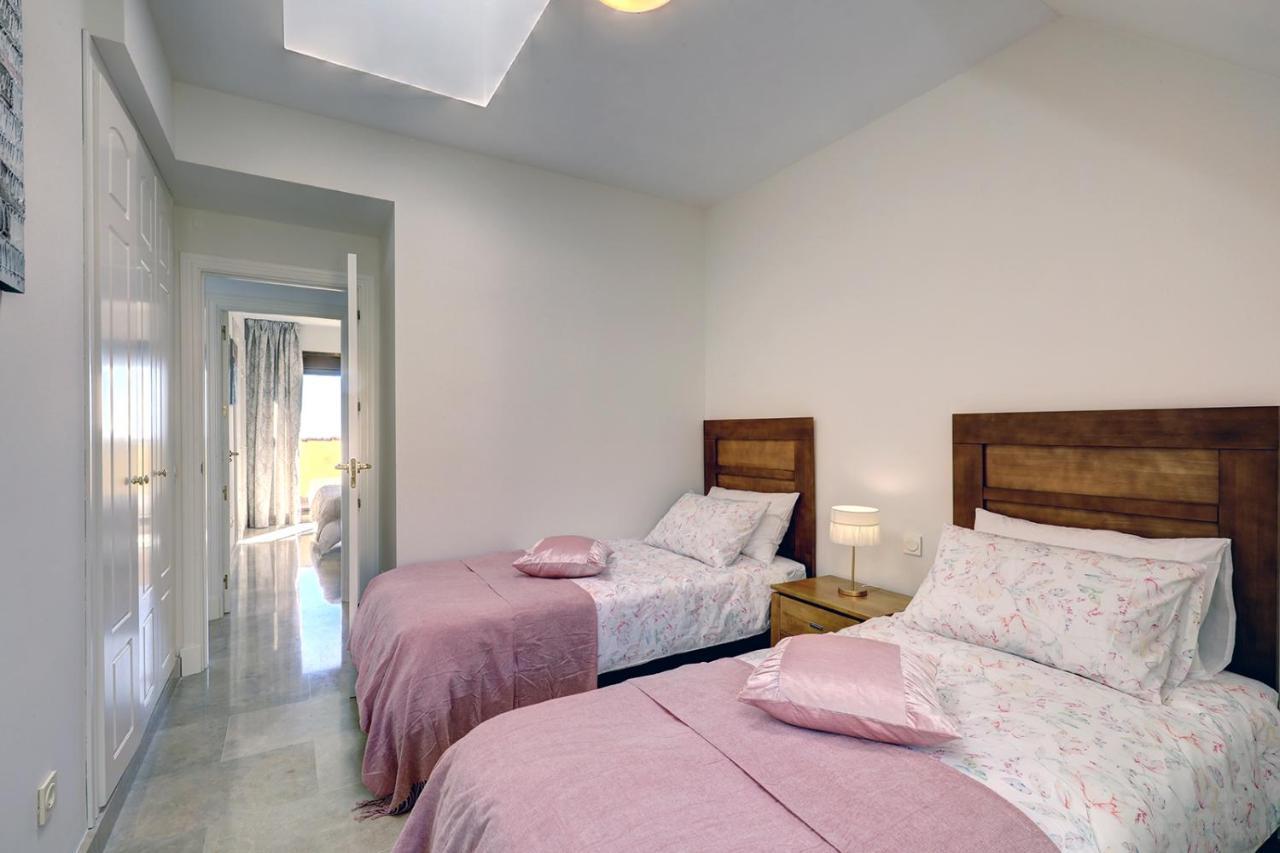 Duquesa Village Apartment - 2 Bed/2 Bath Apartment With Panoramic Sea Views Manilva Esterno foto