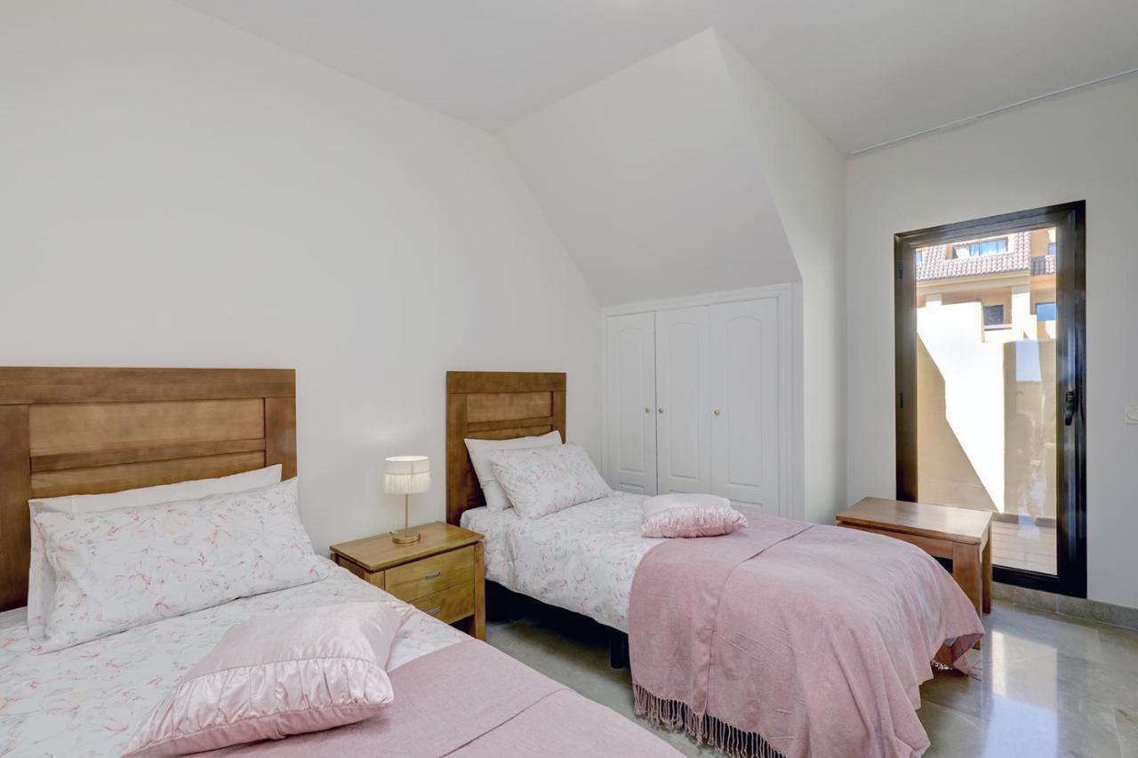 Duquesa Village Apartment - 2 Bed/2 Bath Apartment With Panoramic Sea Views Manilva Esterno foto
